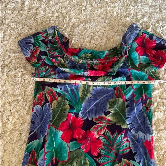 vintage Hilo Hattie Original Hawaiian Muumuu dress in a tropical floral I have 2 - Picture 10 of 12
